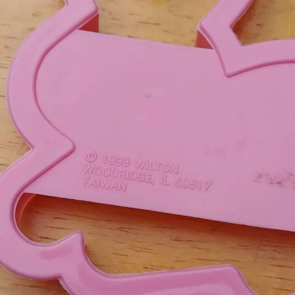 Vintage Wilton Easter Cookie Cutters‎